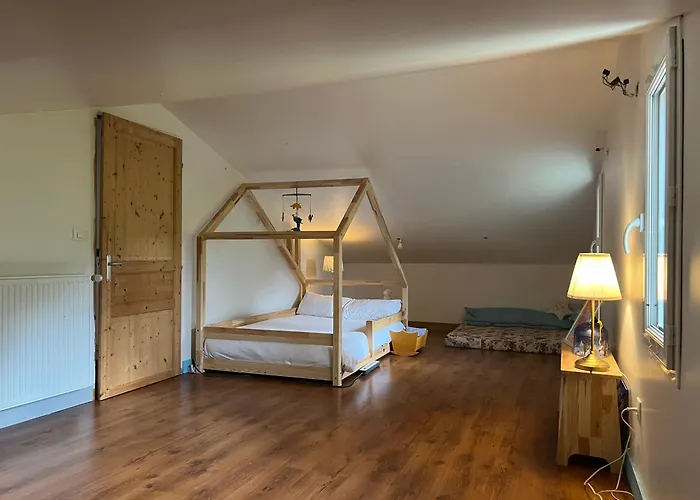 La Grande Maison De La Campagne, Au Pieds Des Pyrénées Ariégeoises *